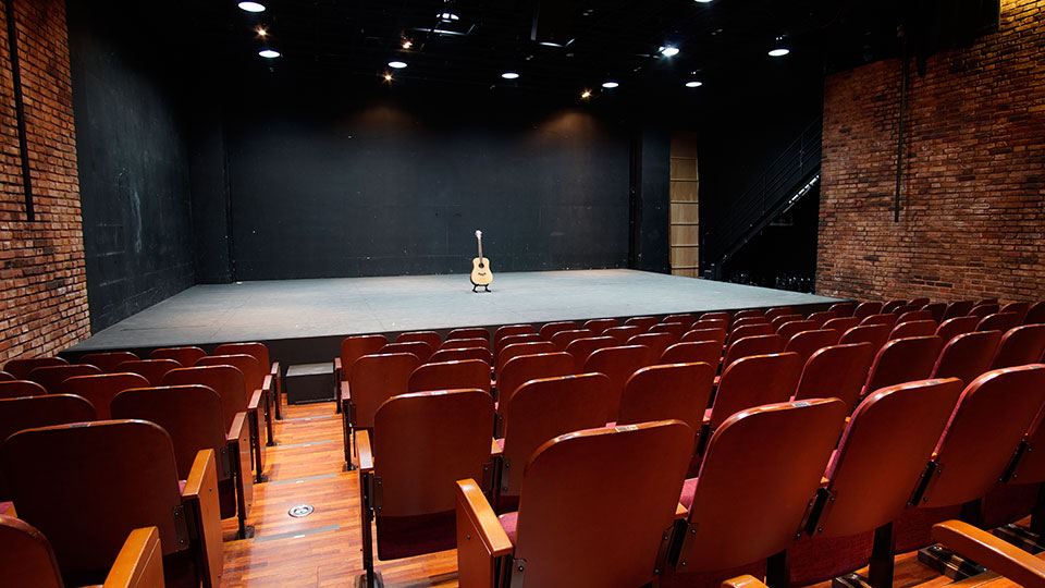 [3관 무대] 객석 중앙 좌측에서 본 모습